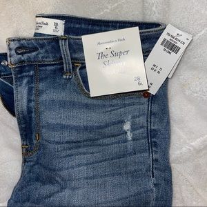 Abercrombie Super Skinny Jeans. BRAND NEW. Size 6L